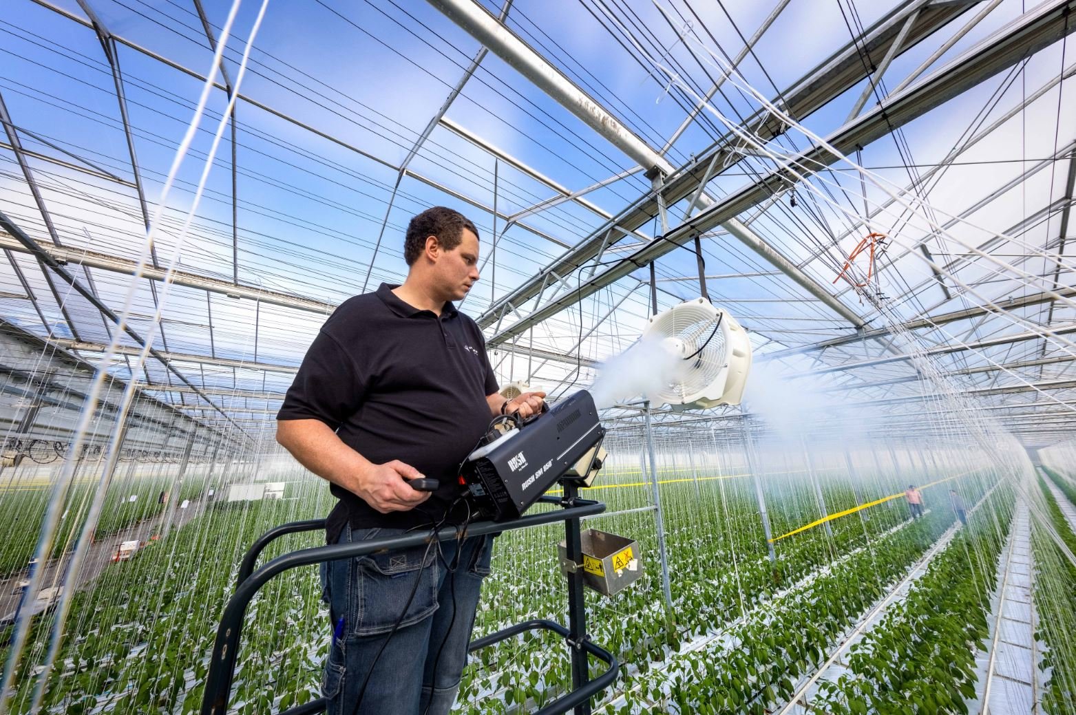 how-do-i-determine-the-number-of-fans-in-a-greenhouse